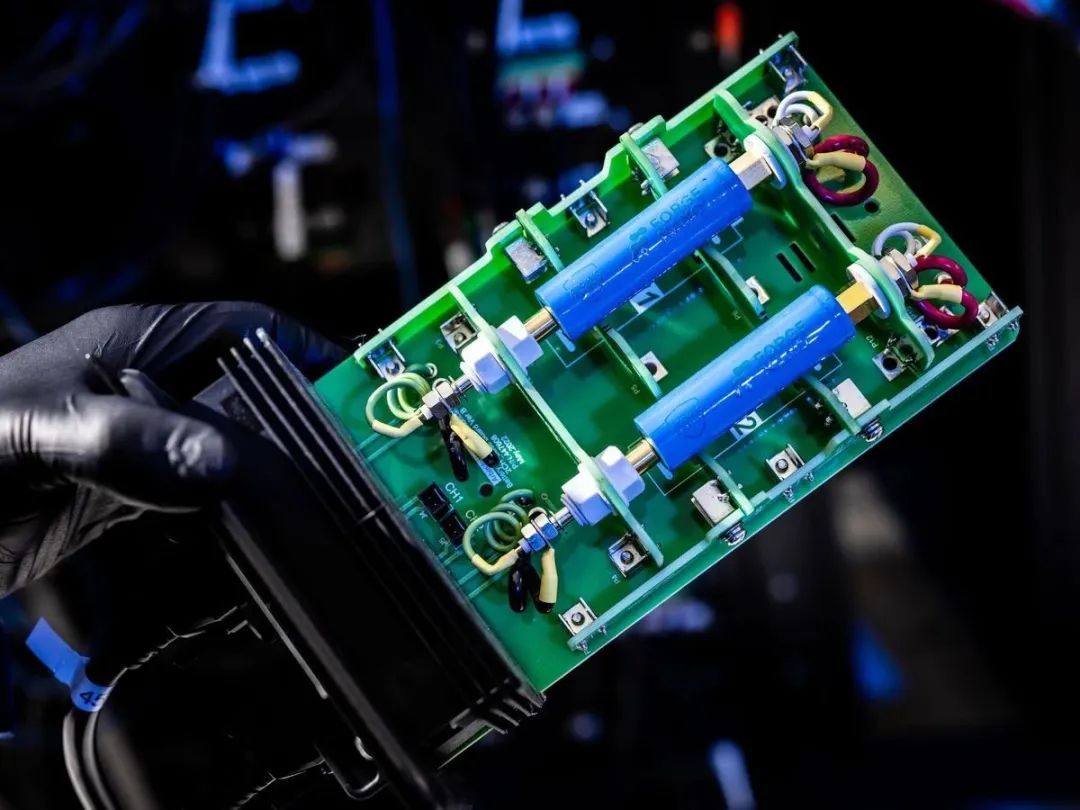 派旗纳米PCB防水涂料特点
