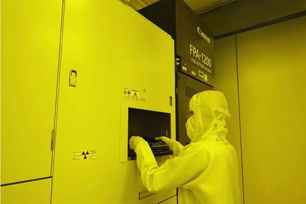 佳能公司高管：我们战略转型的重点是加强光刻、沉积技术和先进封装