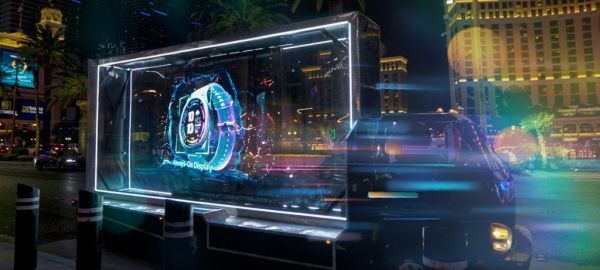英国创新科技公司Hypervsn打造全球首款轮式移动3D全息商业广告围栏