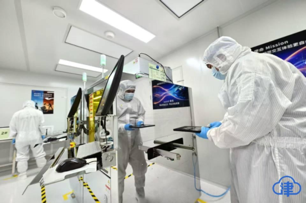 全球首条!百万片级体全息光波导自动化产线在津投产